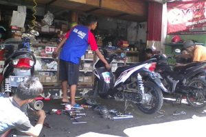 Bengkel motor 8 Bengkel motor