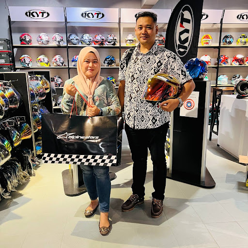 Fenixtech Motorsport (Shoei Helmet Kelantan , Alpinestars, Arai, Cardo)