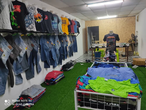 Eddie Repair Jeans Tanah Merah