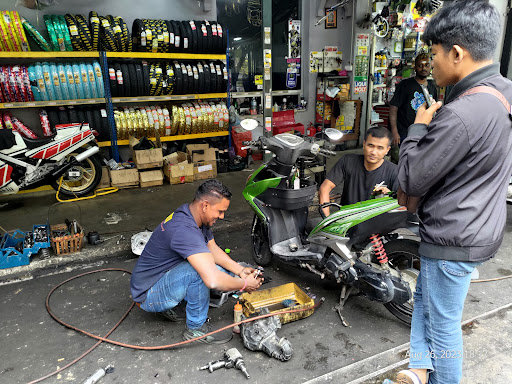 Kumar motorsport(KMC) Kumar motorsport(KMC)