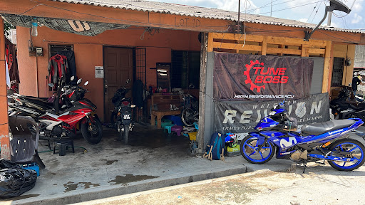Nadzrie ( E ) Yamaha LC135/150i Workshop Nadzrie ( E ) Yamaha LC135/150i Workshop