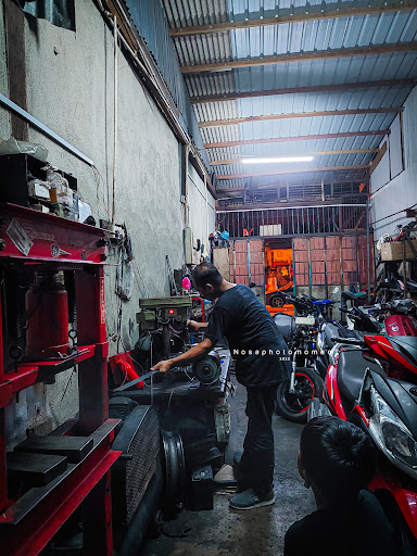 Sjani motor kedai baiki motorsikal Sjani motor kedai baiki motorsikal