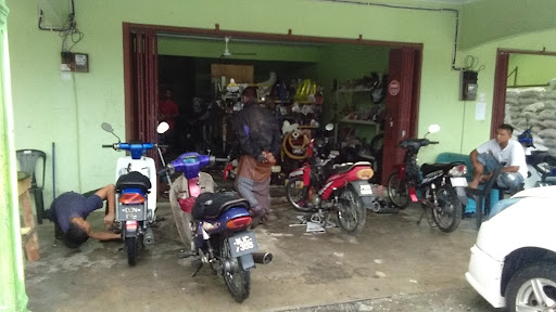 Lie Pomen Motor Kg Nelayan Jln Tok Bali Bachok Kelantan
