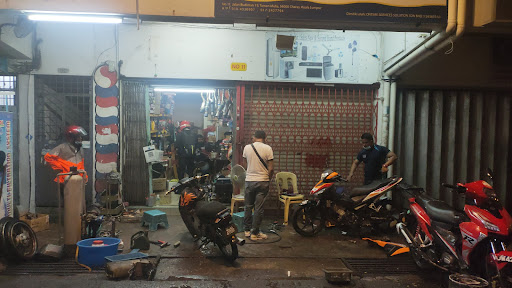 Cherry Racing Garage