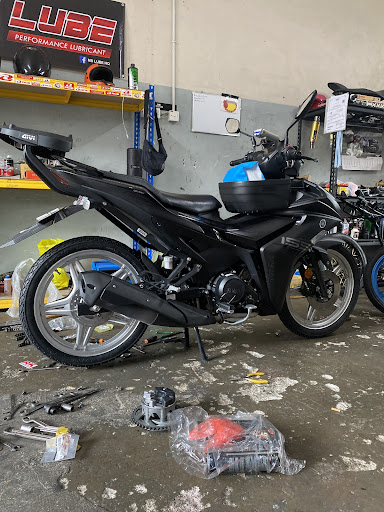 Macha Garage
