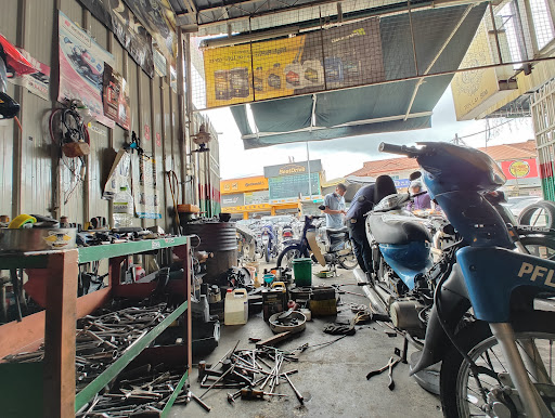 Castrol Bike Point - Windsor Motor