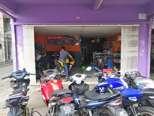 Mat Azam Garage