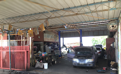 TotalEnergies Quartz Auto Services - Lee Saudara Motor