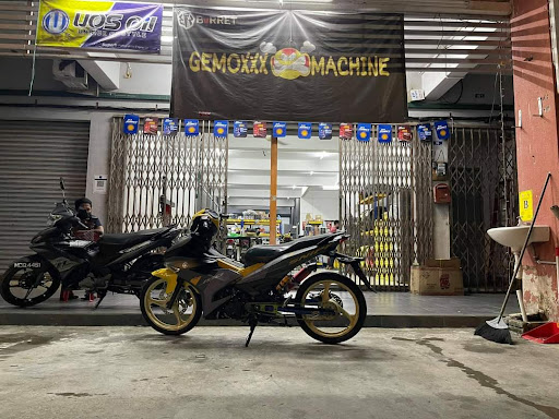 GemoXXX Machine Garage