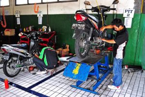 Bengkel Motor Ekonomi